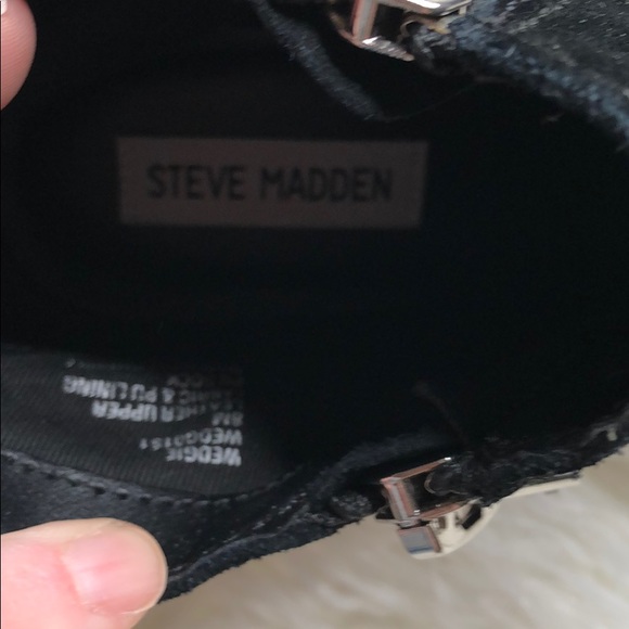 Black suede Steve Madden wedge zip sz 8 - Picture 3 of 5